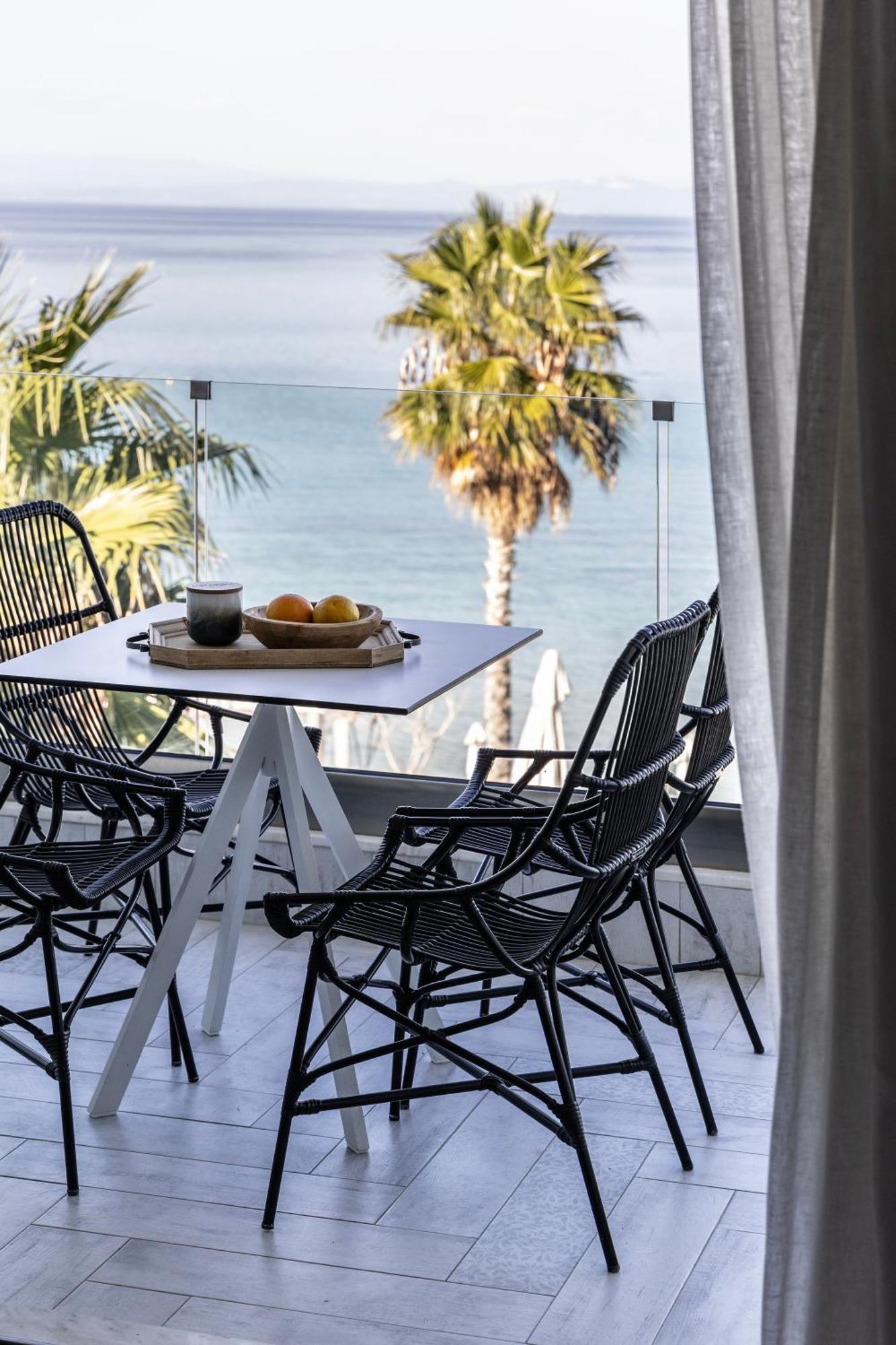 Blue Carpet Luxury Suites Пефкохори Экстерьер фото